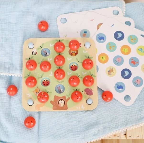 Дерев'яна настільна гра на пам'ять Tooky Toy "Memory Game - Apple" з картками-картками та фішками-яблучками (23 елементи) 13 фото
